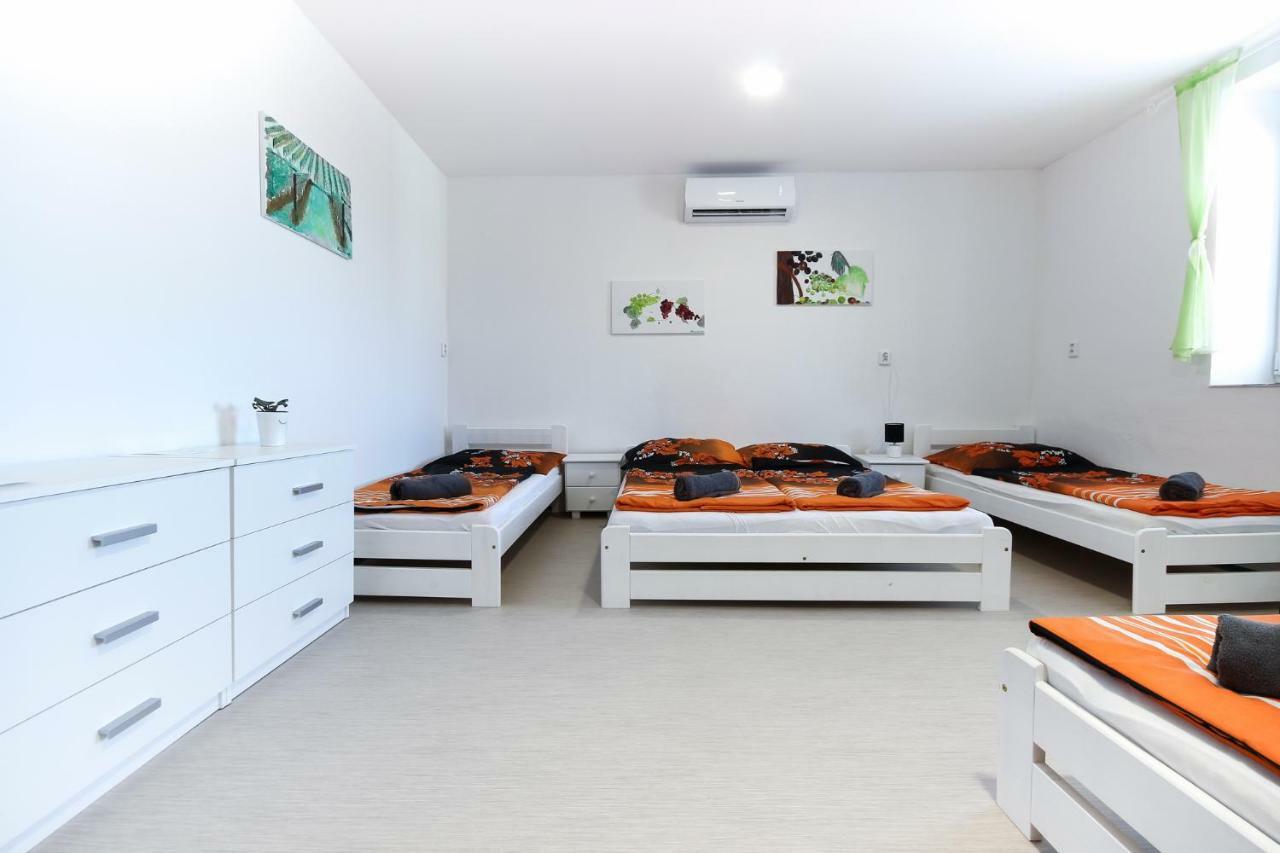 Penzion víno sklep U Palečků Zaječí Exterior foto
